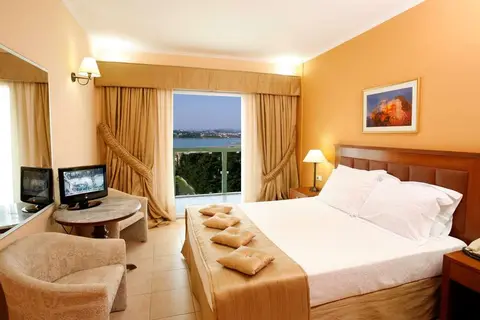 Ariti Grand Hotel in Korfoe — foto 11