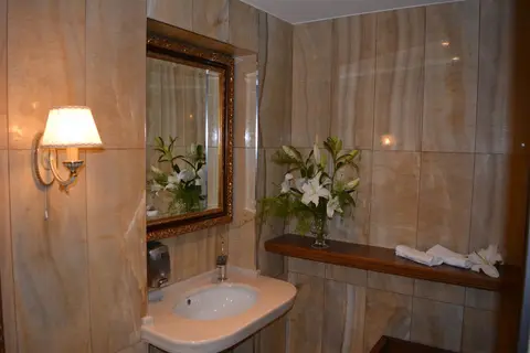 Lot Boutique Hotel in Tirana — foto 15