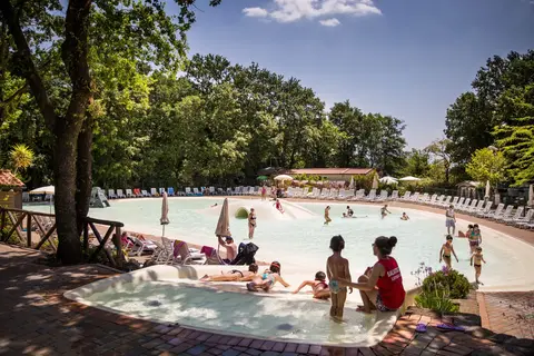 Camping hu I Pini Village in Fiano Romano