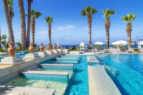 Alexander The Great Beach Hotel in Paphos — foto 4