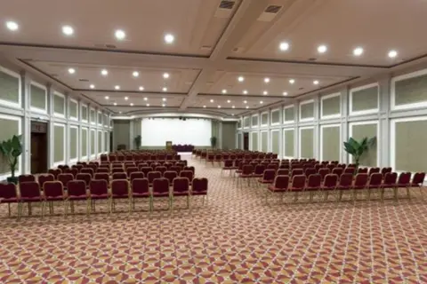Ramada by Wyndham Sofia City Center in Sofia — foto 4