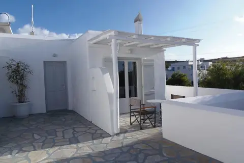 Manos in Νάουσα — foto 7