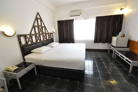 Basaya Beach Hotel & Resort in พัทยา — foto 18