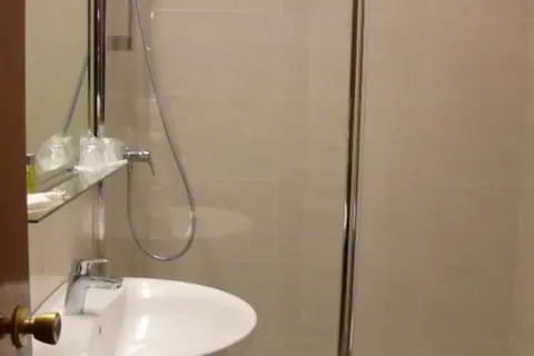 Hotel Los Ángeles in Boo de Guarnizo — foto 10