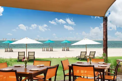 JA Beach Hotel in Ja Ocean View Hotel Padel Tennis Court — foto 7