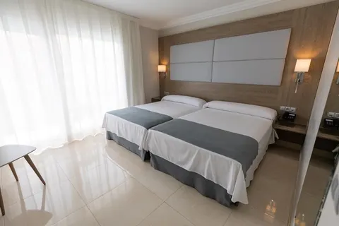 Mediterraneo Bay foto 2