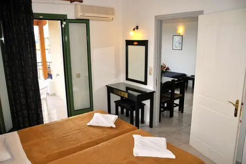 Sylvia in Chersonisos Municipal Unit, foto 2