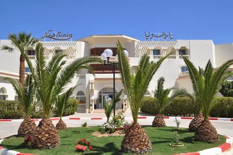Neptunia Beach in المنستير — foto 22