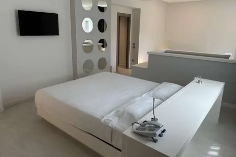 Hotel Cruise in Montano Lucino — foto 3