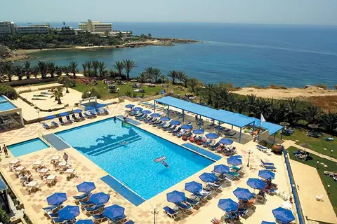 Queen's Bay Hotel in Paphos — foto 12