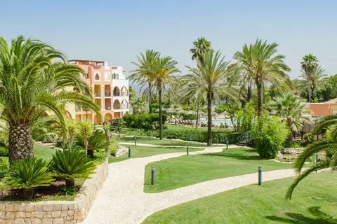 Jardim da Meia Praia in Lagos — foto 18