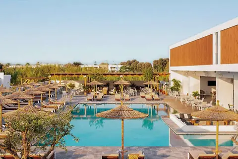 Pearl Beach Hotel in Marmari