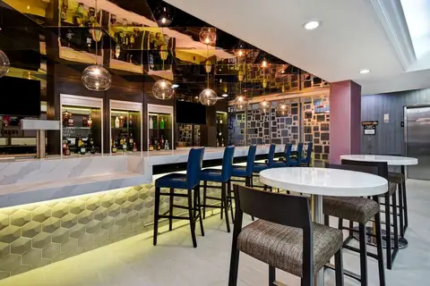Hotel Hampton Inn JFK in New York — foto 6