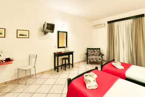 Remezzo Studios & Apartments in Ammoudi — foto 15