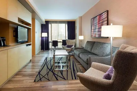 West 57th Street by Hilton Club in New York — foto 13