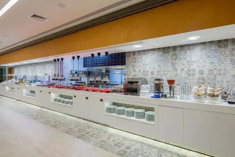 Holiday Inn Antalya - Lara in Muratpaşa — foto 17