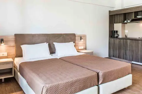 Gerona Mare Apartments in Γεράνι — foto 22