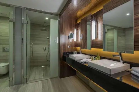 Doubletree by Hilton Istanbul Topkapi Hotel in Bayrampaşa — foto 21