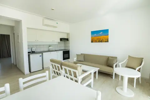 Liquid Hotel Apartments in Ayia Napa — foto 19