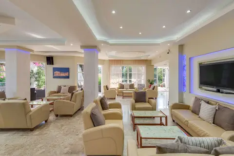 Nirvana Beach Hotel in Θεολόγος — foto 14