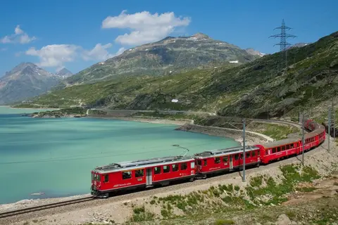 15-daagse rondreis per trein Glacier, Gotthard en Bernina Express in stijl in Birmensdorf (ZH) — foto 16