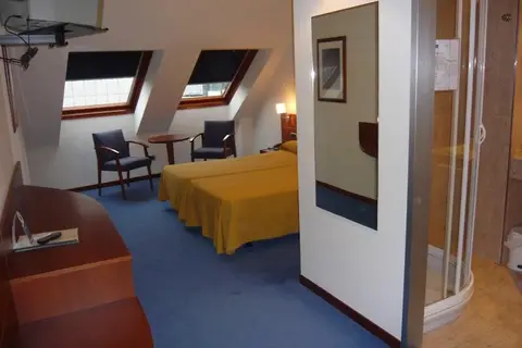 Duerming Longoria Plaza Hotel in Oviedo — foto 29