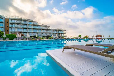 Karya Family Resort Hotel in Menderes — foto 2