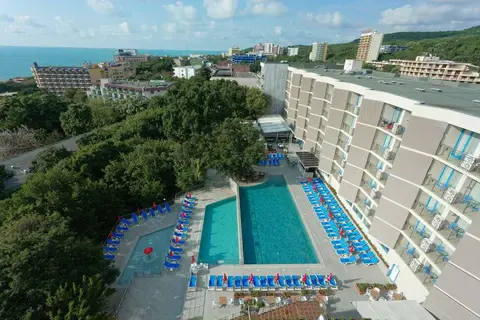 Slavey Hotel in Славей
