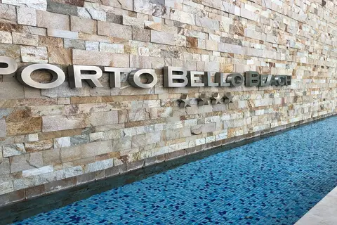 Porto Bello Beach in Καρδάμαινα — foto 16
