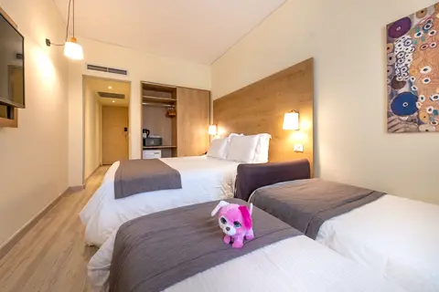 Polis Grand in Athene — foto 14