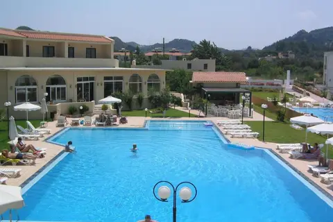 Summerland Hotel & Bungalows in Ιαλυσός — foto 20