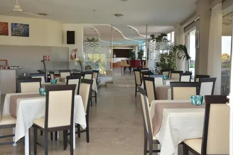 Costa Angela Seaside Resort in Lambi, foto 24