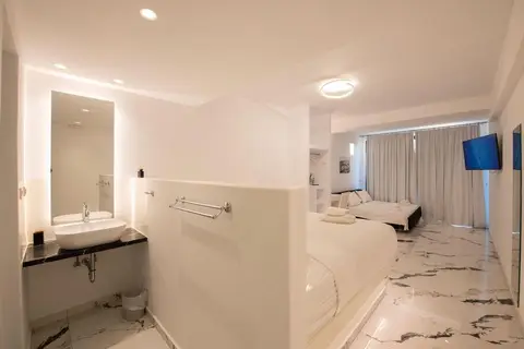 Bianco A Nero in Πλιντρί — foto 7