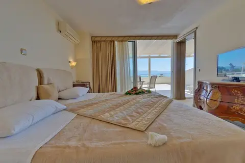 Palmariva Beach Hotel in Αμάρυνθος — foto 14