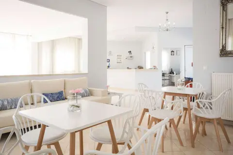 Hotel Defkalion in Πέτρα — foto 8