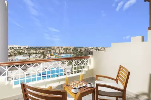 Royal Lagoons Resort & Aqua Park in الهضبه — foto 14