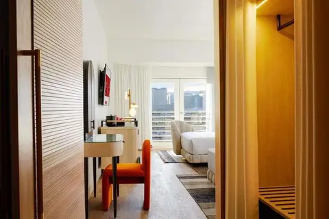 Virgin Hotels Las Vegas Curio Collection by H in Las Vegas — foto 12