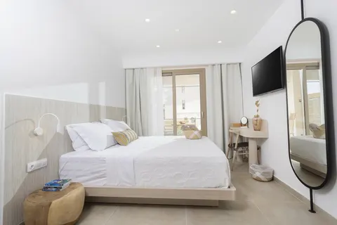 Nusa Suites & Villas in Pallini Municipal Unit — foto 14