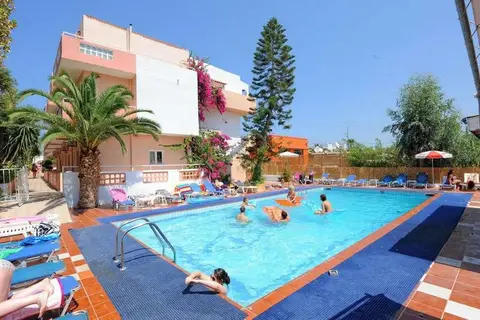 Primavera Beach Hotel in Μάλια