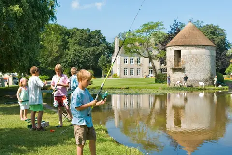 Chateau De Lez-eaux in Saint-Aubin-des-Préaux — foto 4