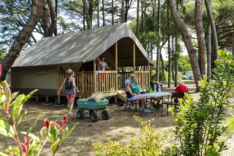 Flower Camping Tamarins Plage in Le Bois-Plage-en-Ré — foto 12