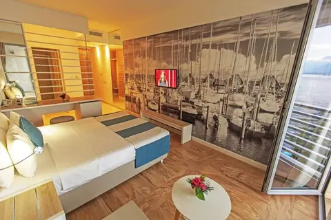 Carine Hotel Delfin in Bijela — foto 4