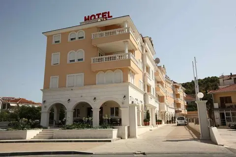 Palace Trogir in Trogir — foto 22