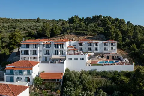 Atrium of Alonissos in Patitiri — foto 18