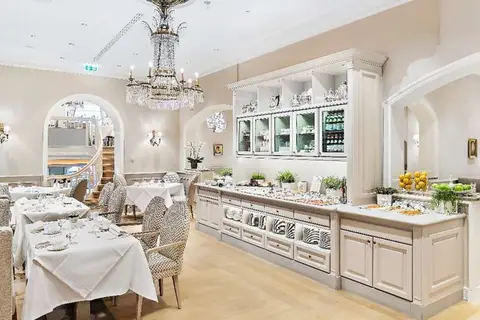 Fairmont Hotel Vier Jahreszeiten Hamburg in Hamburg — foto 12