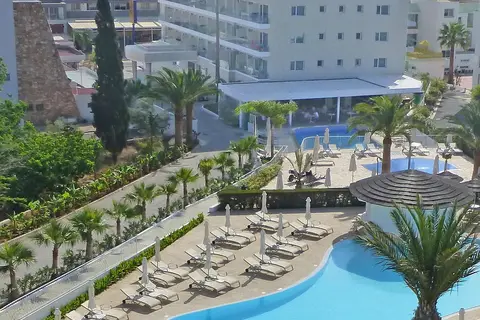 Sunrise Gardens Hotel in Παραλίμνι — foto 16