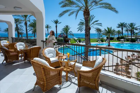 Constantinou Bros Athena Beach Hotel in Γεροσκήπου — foto 19