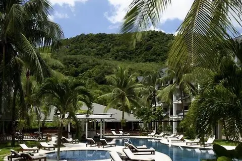 Radisson Resort and Suites Phuket in ตำบลเชิงทะเล — foto 7