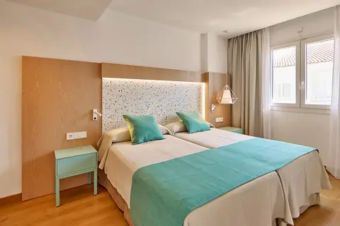 Universal Aparthotel Elisa in Playa de Muro — foto 7