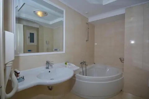 Alonissos Beach Bungalows & Suites Hotel in Βότση — foto 12